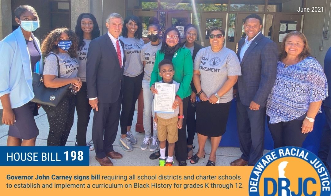 United Way of Delaware - Delaware Racial Justice Collaborative - House Bill 198 (1) El gobernador Carney firma el proyecto de ley 198 con United Way of Delaware y Delaware Racial Justice Collaborative en Wilmington, Delaware