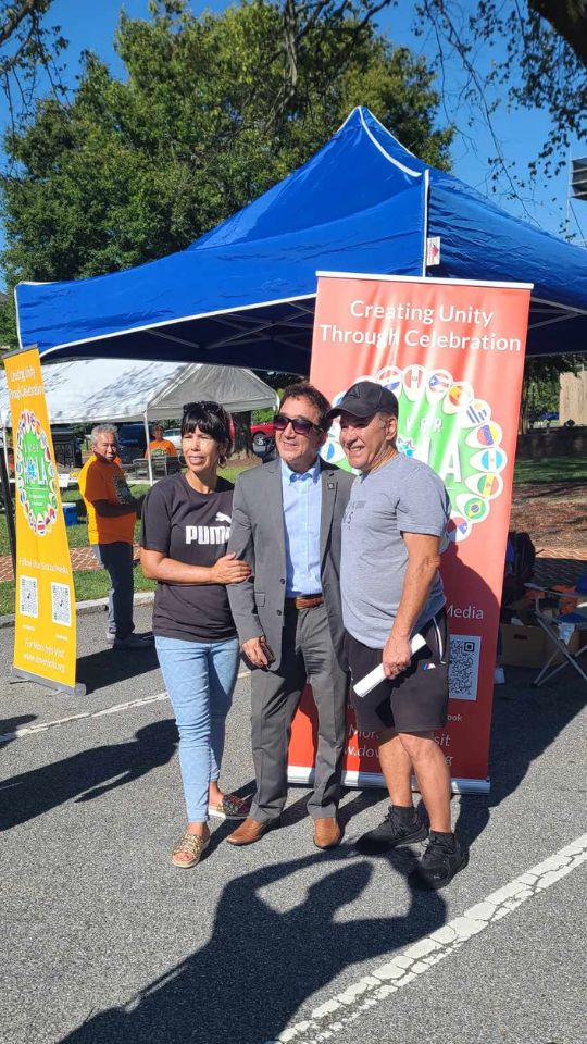 Carlos de los Ramos and attendees @ HOLA in Dover, DE